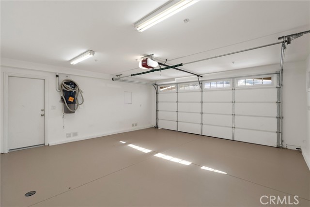 2000 Walnut Avenue, Manhattan Beach CA: https://media.crmls.org/medias/05a05272-1a98-445b-8e75-3bd352425be4.jpg