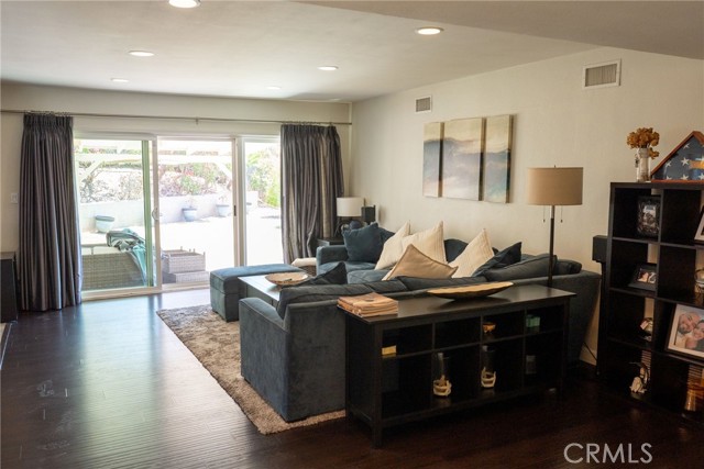 Detail Gallery Image 4 of 20 For 1100 N Euclid St, La Habra,  CA 90631 - 3 Beds | 2 Baths