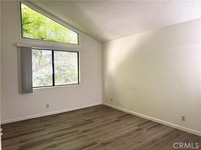 Detail Gallery Image 14 of 19 For 16682 Dolores Ln, Huntington Beach,  CA 92649 - 2 Beds | 2/1 Baths