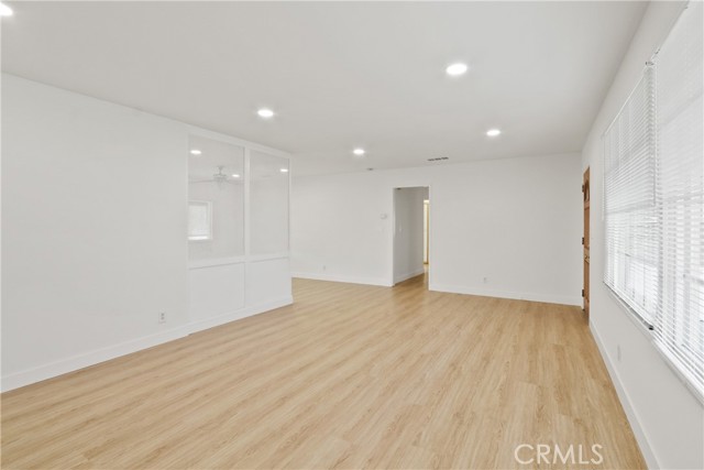 Detail Gallery Image 3 of 15 For 15741 Willett, Huntington Beach,  CA 92647 - 4 Beds | 2 Baths