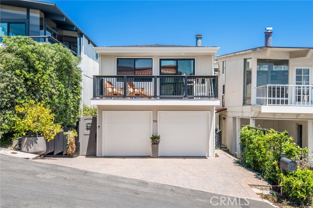 Detail Gallery Image 1 of 49 For 992 Noria St, Laguna Beach,  CA 92651 - 3 Beds | 2/1 Baths