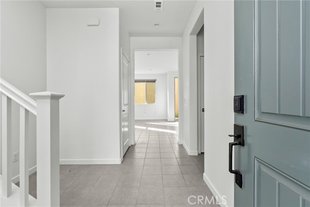15992 Jamie Lane, Fontana CA: https://media.crmls.org/medias/05a296a8-d2d6-4ac8-9c6d-60dc9ce5e070.jpg