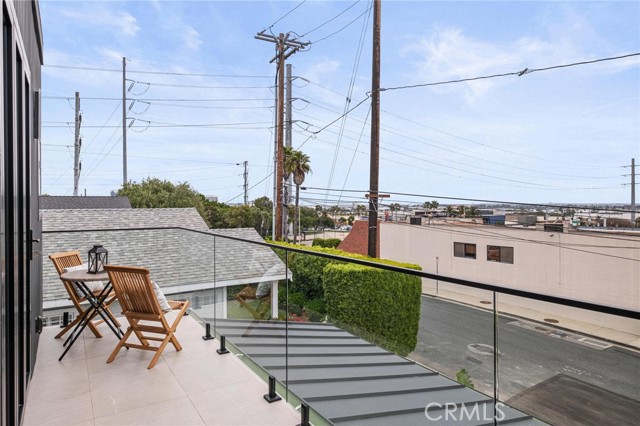 3609 Oak Avenue, Manhattan Beach CA: https://media.crmls.org/medias/05a2b9d2-87b5-45d9-ae4b-302dc5ff15f1.jpg