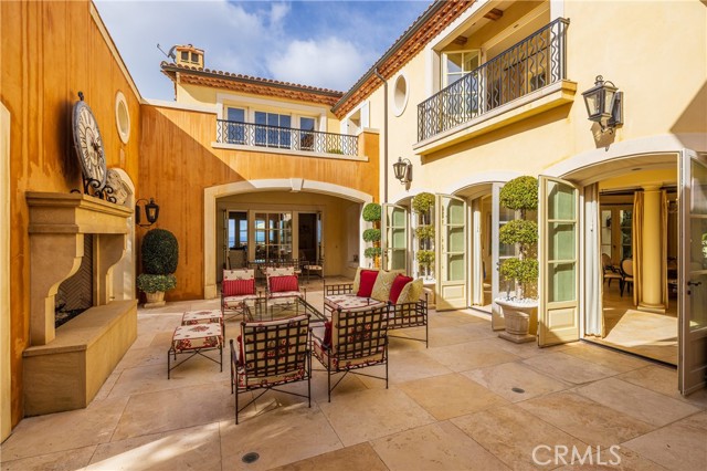 5 Pelican Vista Drive, Newport Coast CA: https://media.crmls.org/medias/05a316e1-6654-432f-b927-580b18e7b12b.jpg