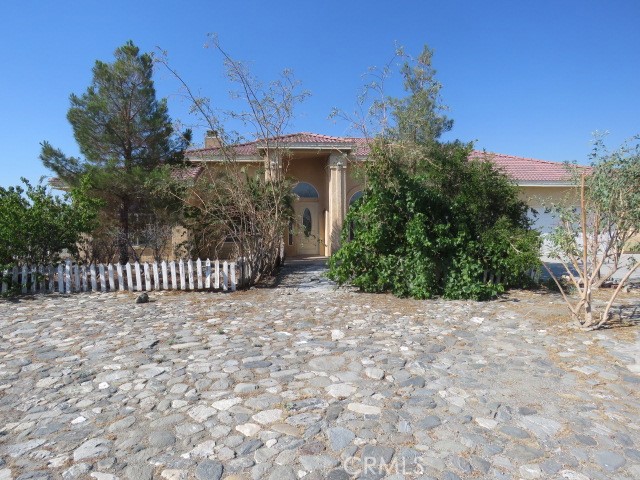 Detail Gallery Image 2 of 23 For 2425 Tokay Rd, Phelan,  CA 92371 - 4 Beds | 3 Baths