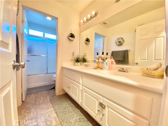 12564 Mesa Street, Victorville CA: https://media.crmls.org/medias/05a34f22-0c3c-4145-98ff-2341e6a0e5e4.jpg