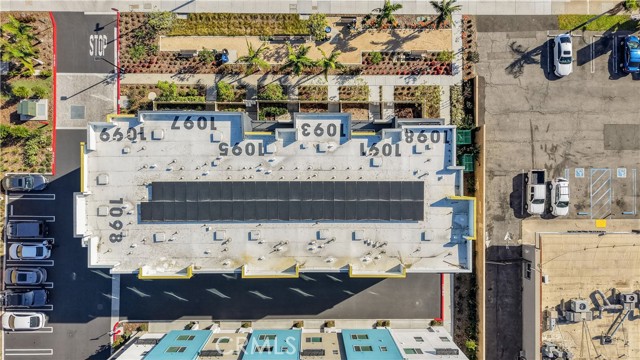 Detail Gallery Image 32 of 39 For 1093 N Harbor Bld, Anaheim,  CA 92801 - 3 Beds | 3 Baths