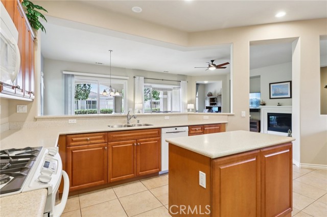 Detail Gallery Image 7 of 64 For 5545 Corte Vallarta, Hemet,  CA 92545 - 2 Beds | 2 Baths