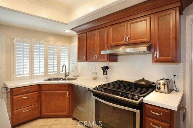 Detail Gallery Image 13 of 40 For 6520 E Paseo El Greco, Anaheim,  CA 92807 - 2 Beds | 2 Baths