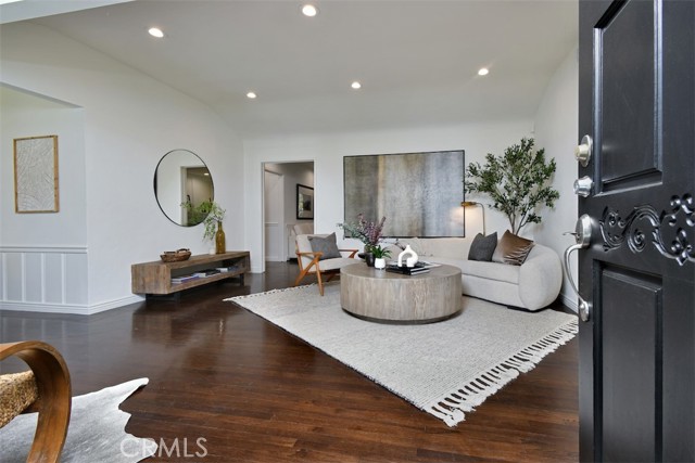 4058 Shadyglade Avenue, Studio City CA: https://media.crmls.org/medias/05a66f92-4990-473a-9846-25dde271dfa5.jpg