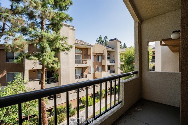 Detail Gallery Image 15 of 26 For 21550 Burbank Bld #316,  Woodland Hills,  CA 91367 - 2 Beds | 2 Baths