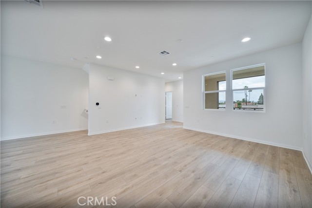 Detail Gallery Image 10 of 38 For 2440 E Lincoln Ave #3,  Anaheim,  CA 92806 - 4 Beds | 3/1 Baths