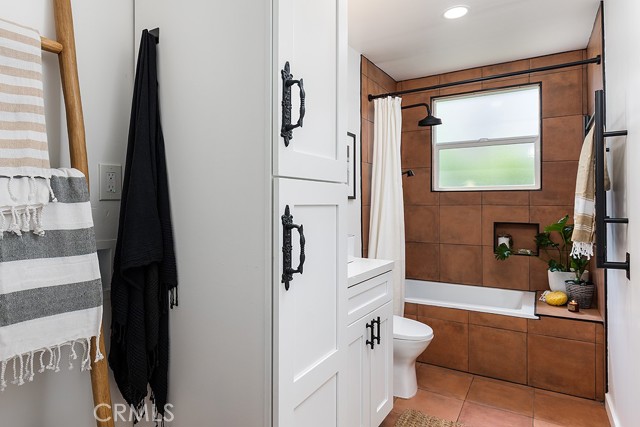 1215 N Avenue 56, Los Angeles CA: https://media.crmls.org/medias/05a90527-5d86-4499-b9b5-cfb4fb3d977f.jpg