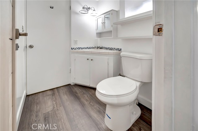 Detail Gallery Image 33 of 43 For 19706 Victory Bld, Woodland Hills,  CA 91367 - 4 Beds | 2 Baths