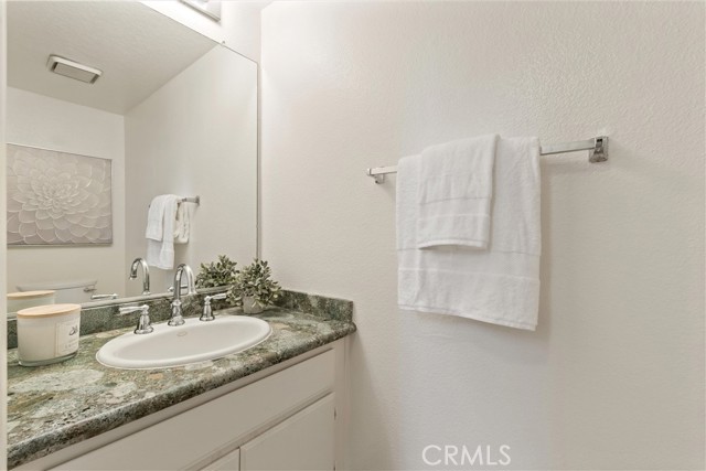 7291 Coho Dr, Huntington Beach CA: https://media.crmls.org/medias/05abd066-9ddf-4f0a-b8f0-f654b672bf9f.jpg