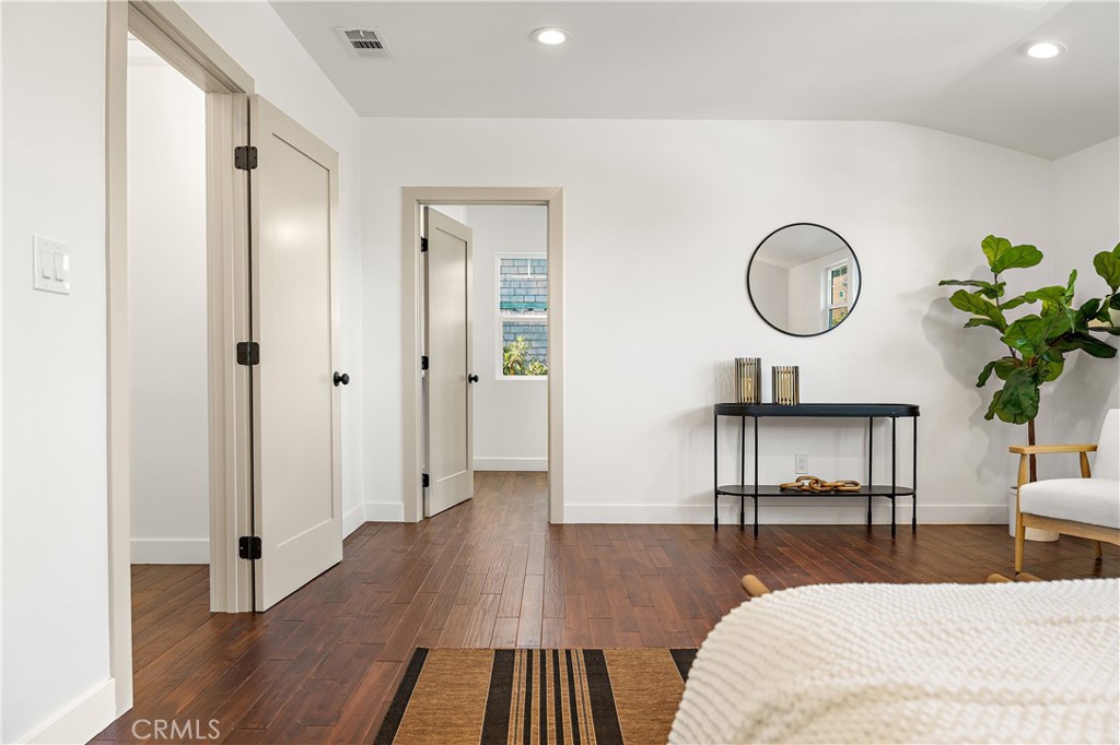 MLS #DW25181566 img 42