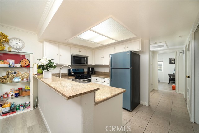 Detail Gallery Image 4 of 21 For 12591 Westminster Ave #114,  Garden Grove,  CA 92843 - 2 Beds | 2 Baths