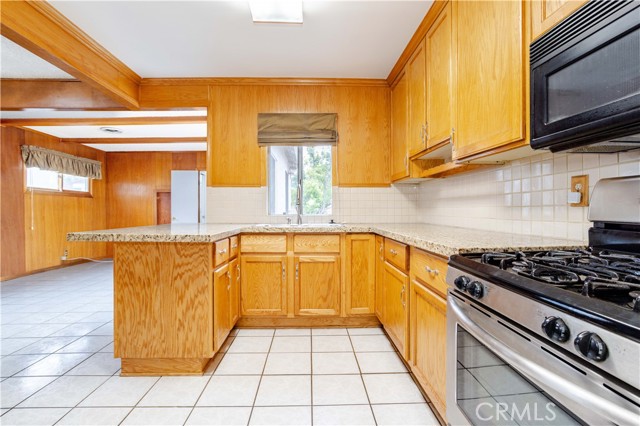 20934 Vose Street, Canoga Park CA: https://media.crmls.org/medias/05adba82-11a0-46f9-bc0b-879c4bba78bd.jpg