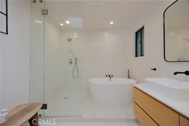 Detail Gallery Image 21 of 30 For 11049 Blix St, Toluca Lake,  CA 91602 - 3 Beds | 2 Baths