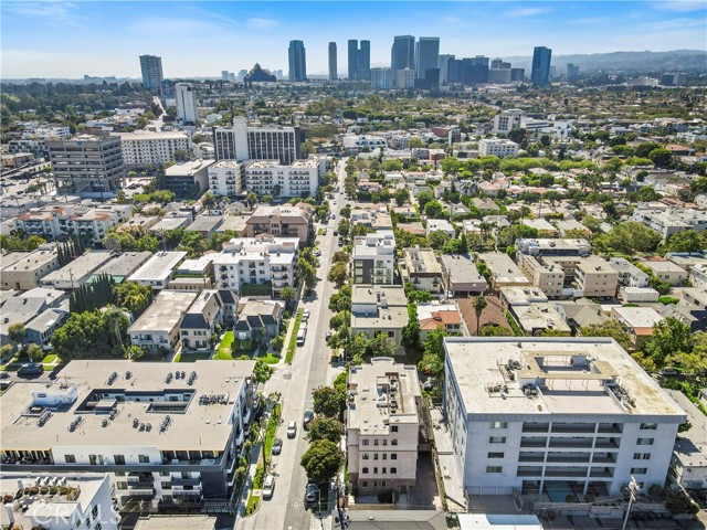 462 S Maple Drive, Beverly Hills CA: https://media.crmls.org/medias/05b031ee-a431-4e93-a26a-b67dc99db318.jpg
