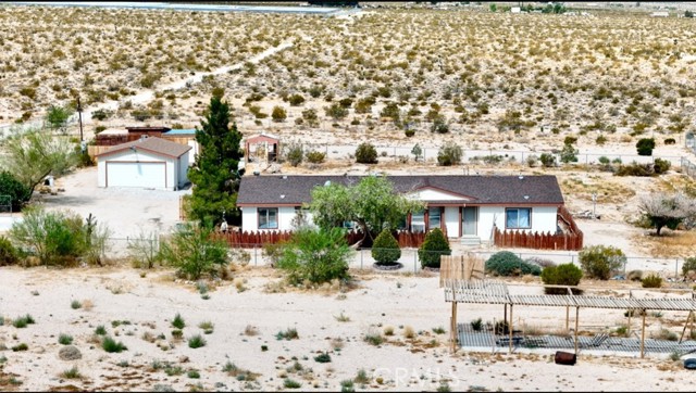 Detail Gallery Image 1 of 14 For 8130 Camp Rock Rd, Lucerne Valley,  CA 92356 - 3 Beds | 2 Baths