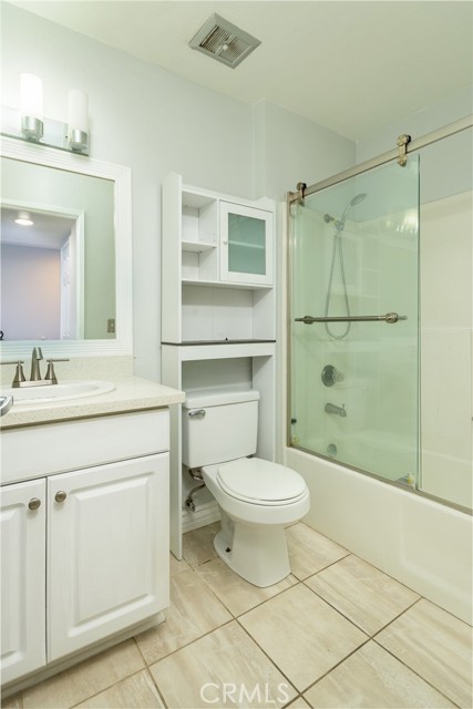 Detail Gallery Image 11 of 42 For 5500 Owensmouth Ave #324,  Woodland Hills,  CA 91367 - 2 Beds | 2 Baths