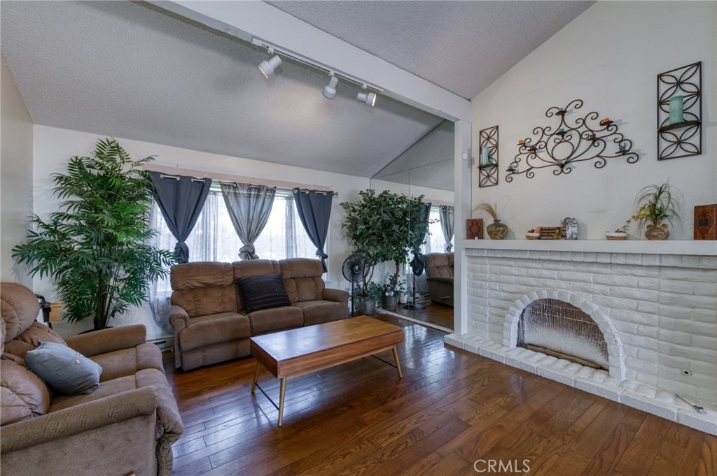 MLS #FR25180884 image #6