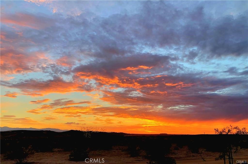 https://media.crmls.org/medias/05b19c2a-b440-4a11-aaf0-5931b079e8e1.jpg?preset=X-Large