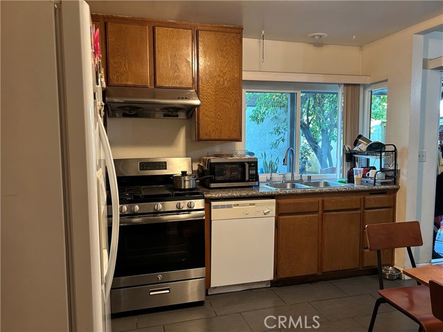 Detail Gallery Image 8 of 31 For 1681 Aspen Village Way, West Covina,  CA 91791 - 3 Beds | 3 Baths