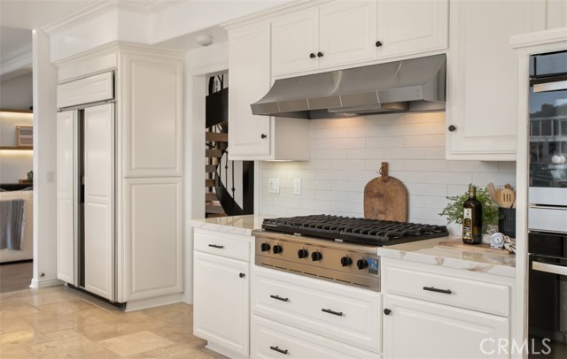16201 Santa Barbara Lane, Huntington Beach CA: https://media.crmls.org/medias/05b33f89-201a-48af-be3c-27762f0c0c48.jpg