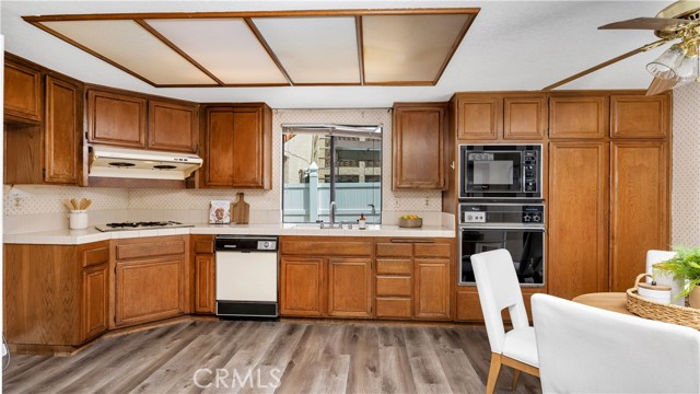 54 Falcon Ridge Drive, Pomona CA: https://media.crmls.org/medias/05b3f902-2b64-4341-b3da-785ac4c7a9e7.jpg