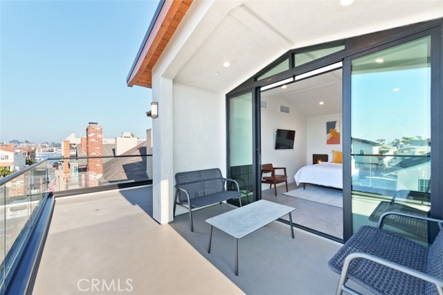 Detail Gallery Image 11 of 11 For 500 E Balboa Bld, Newport Beach,  CA 92661 - 3 Beds | 2 Baths
