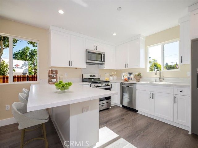 Detail Gallery Image 6 of 19 For 24743 Valley St #1,  Newhall,  CA 91321 - 3 Beds | 2/1 Baths