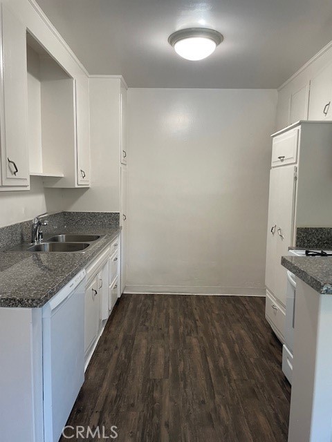 Detail Gallery Image 8 of 20 For 5167 Yarmouth Ave #4,  Encino,  CA 91316 - 2 Beds | 2 Baths