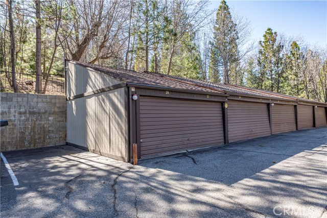 Detail Gallery Image 25 of 29 For 966 Willow Creek Road #24,  Lake Arrowhead,  CA 92352 - 3 Beds | 2/1 Baths