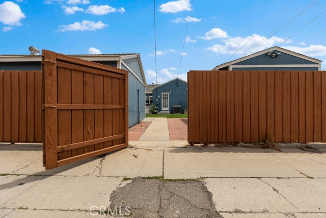 Detail Gallery Image 48 of 51 For 3429 Falcon Avenue, Long Beach,  CA 90807 - 3 Beds | 2/1 Baths