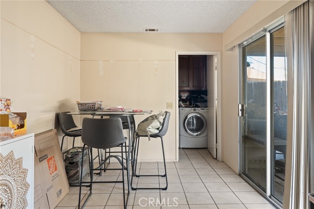 Detail Gallery Image 11 of 31 For 11557 Oakwood, Fontana,  CA 92337 - 3 Beds | 2/1 Baths
