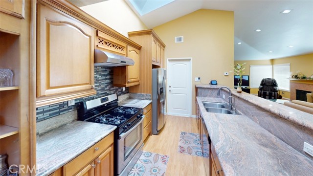 Detail Gallery Image 7 of 20 For 2901 Wimbledon Dr, Corona,  CA 92879 - 3 Beds | 2 Baths