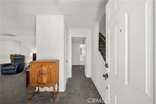 Detail Gallery Image 3 of 42 For 22337 Los Tigres Dr, Saugus,  CA 91350 - 3 Beds | 1/1 Baths