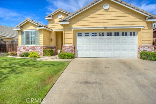 Detail Gallery Image 3 of 44 For 331 Hollyhill Dr, Bakersfield,  CA 93312 - 3 Beds | 2 Baths