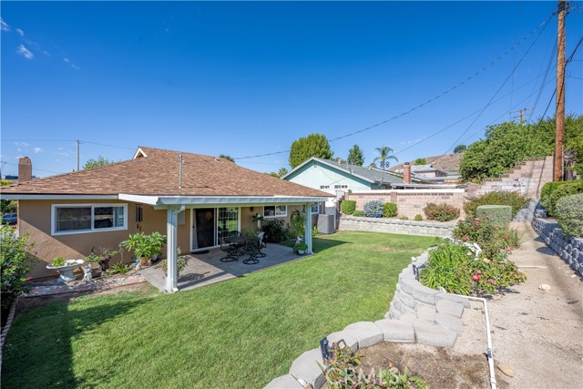 Detail Gallery Image 31 of 33 For 27812 Rosamond Dr, Canyon Country,  CA 91351 - 5 Beds | 2 Baths