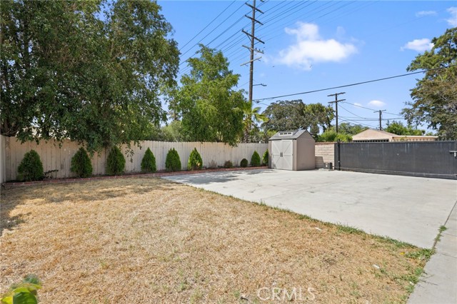 11833 Pendleton Street, Sun Valley CA: https://media.crmls.org/medias/05bae78b-97e0-4a37-b95a-57114def32c4.jpg