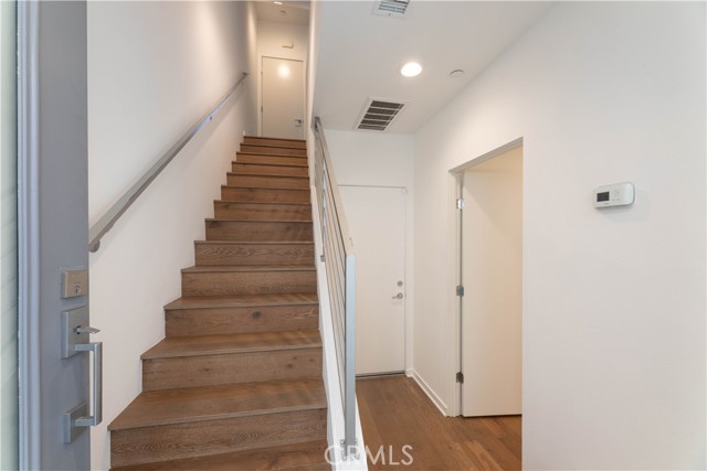 4831 Craner Avenue, North Hollywood CA: https://media.crmls.org/medias/05bb2296-c199-4173-a44a-993aac91f3c0.jpg