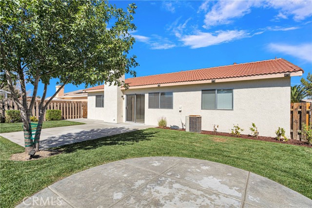 Detail Gallery Image 32 of 43 For 14221 Surrey Ct, Victorville,  CA 92394 - 3 Beds | 2 Baths