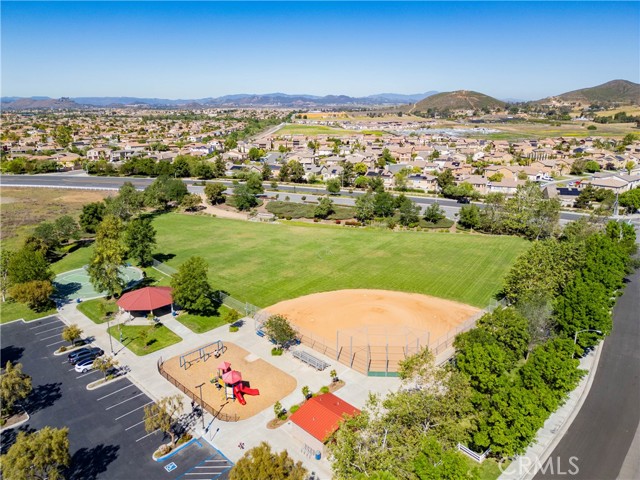 34289 Solstice Street, Winchester CA: https://media.crmls.org/medias/05bd42a8-37cf-43a4-83fd-c8ff9448168e.jpg