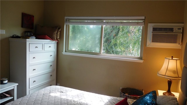 Detail Gallery Image 13 of 45 For 22030 Calvert St #3,  Woodland Hills,  CA 91367 - 2 Beds | 1 Baths