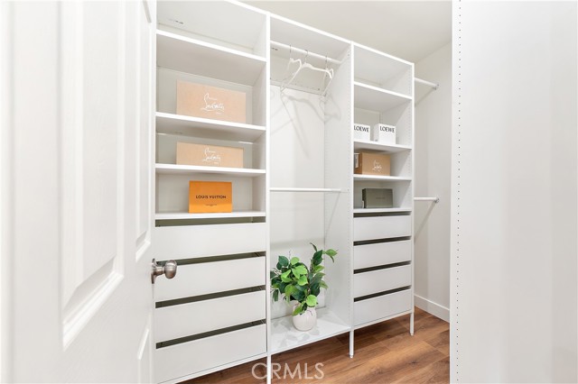 215 E Sierra Madre Avenue, Azusa CA: https://media.crmls.org/medias/05beec4b-7114-4820-bf8a-9d53c264eb5b.jpg