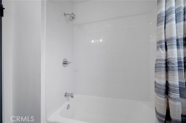 Detail Gallery Image 17 of 29 For 2640 N Buena Vista St, Burbank,  CA 91504 - 3 Beds | 2 Baths