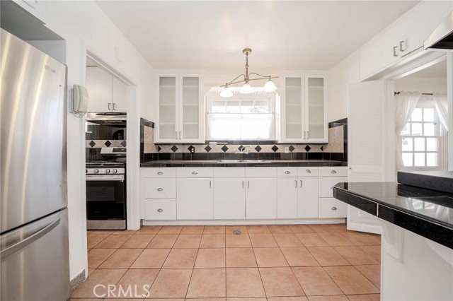 Drew Fenton | 433 S Bundy Drive Los Angeles CA | MLS: 7457083