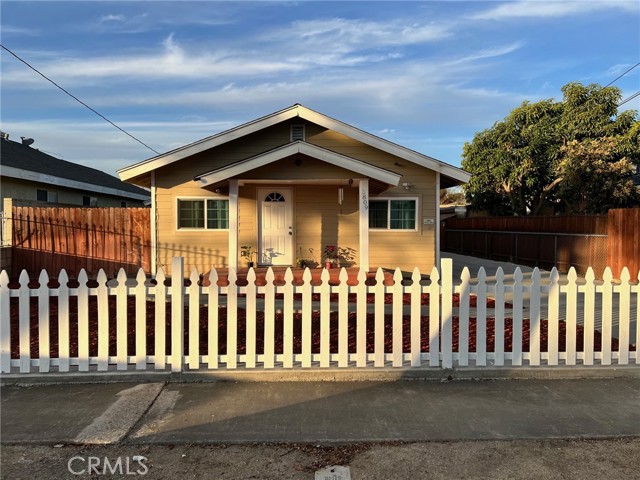 Detail Gallery Image 4 of 64 For 3809 Carol Dr, Fullerton,  CA 92833 - 4 Beds | 3 Baths